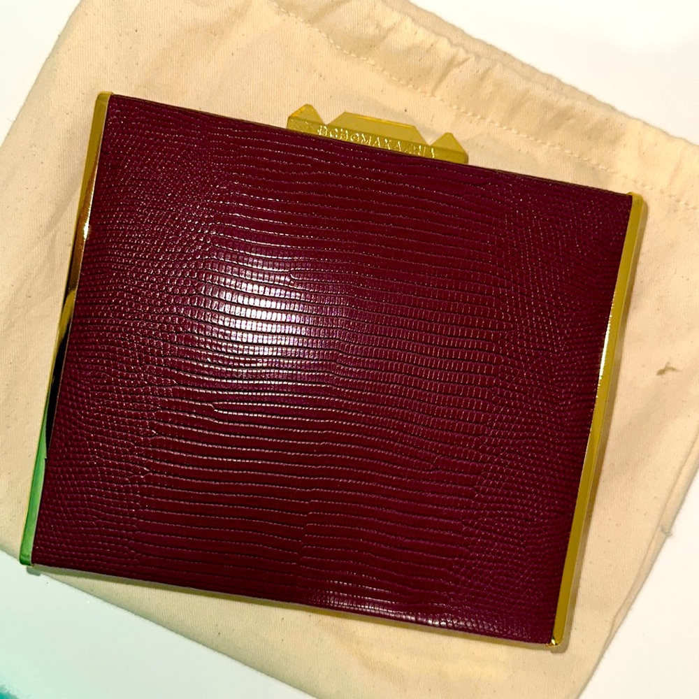 BCBGMAXAZRIA SQUARE CLUTCH W/chain